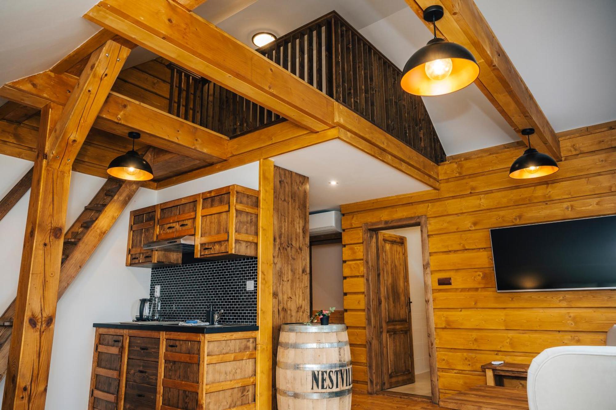 Nestville Apartments Hniezdne 外观 照片